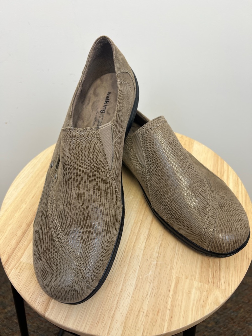 Walking Cradles Women's Brown Slip-On Comfort Padded Loafers Shoes Size 9.5